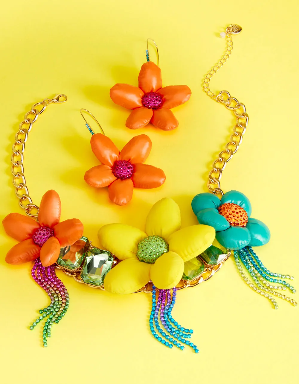 BETSEYS PUFFY FLOWER BIB NECKLACE MULTI