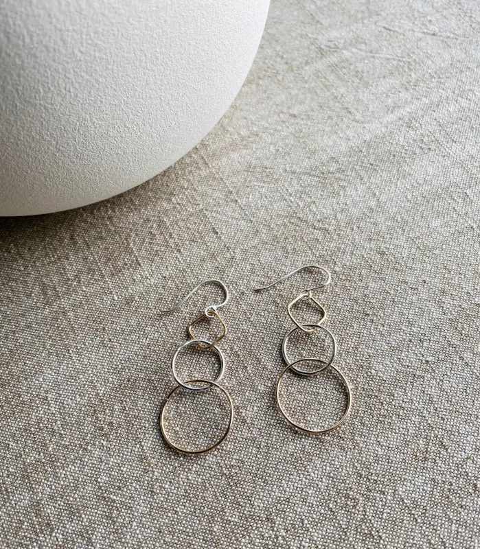 DOUBLE CIRCLE AND SQUARE LAGOM EARRINGS IN SILVER AND GOLD