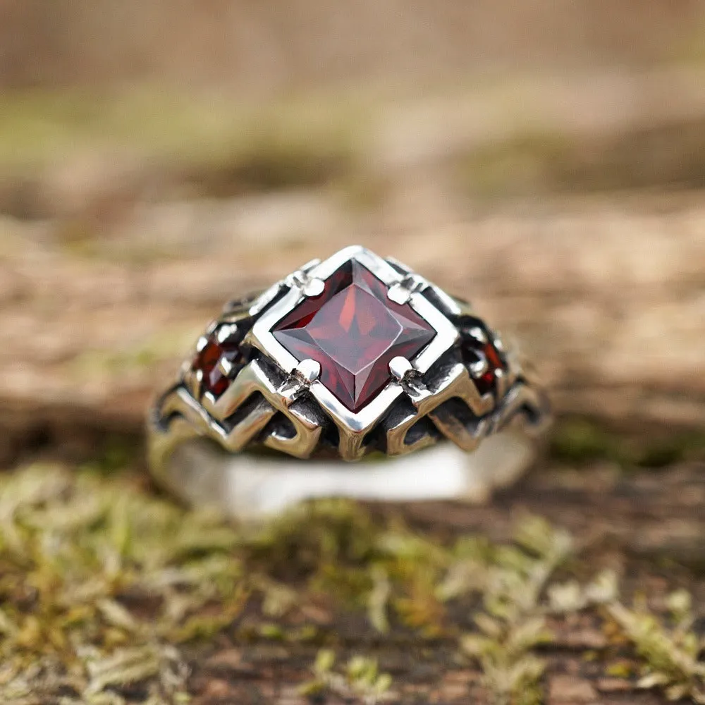 Garnet ring UNA