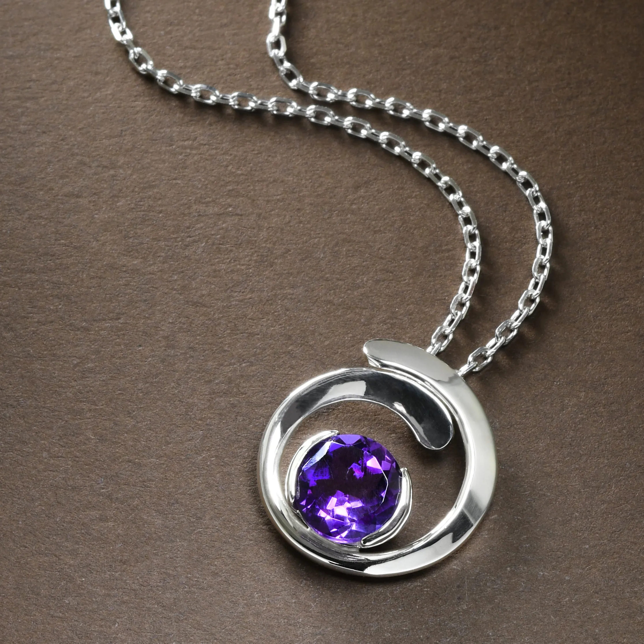 Handmade Overlap Pendant With Amethyst