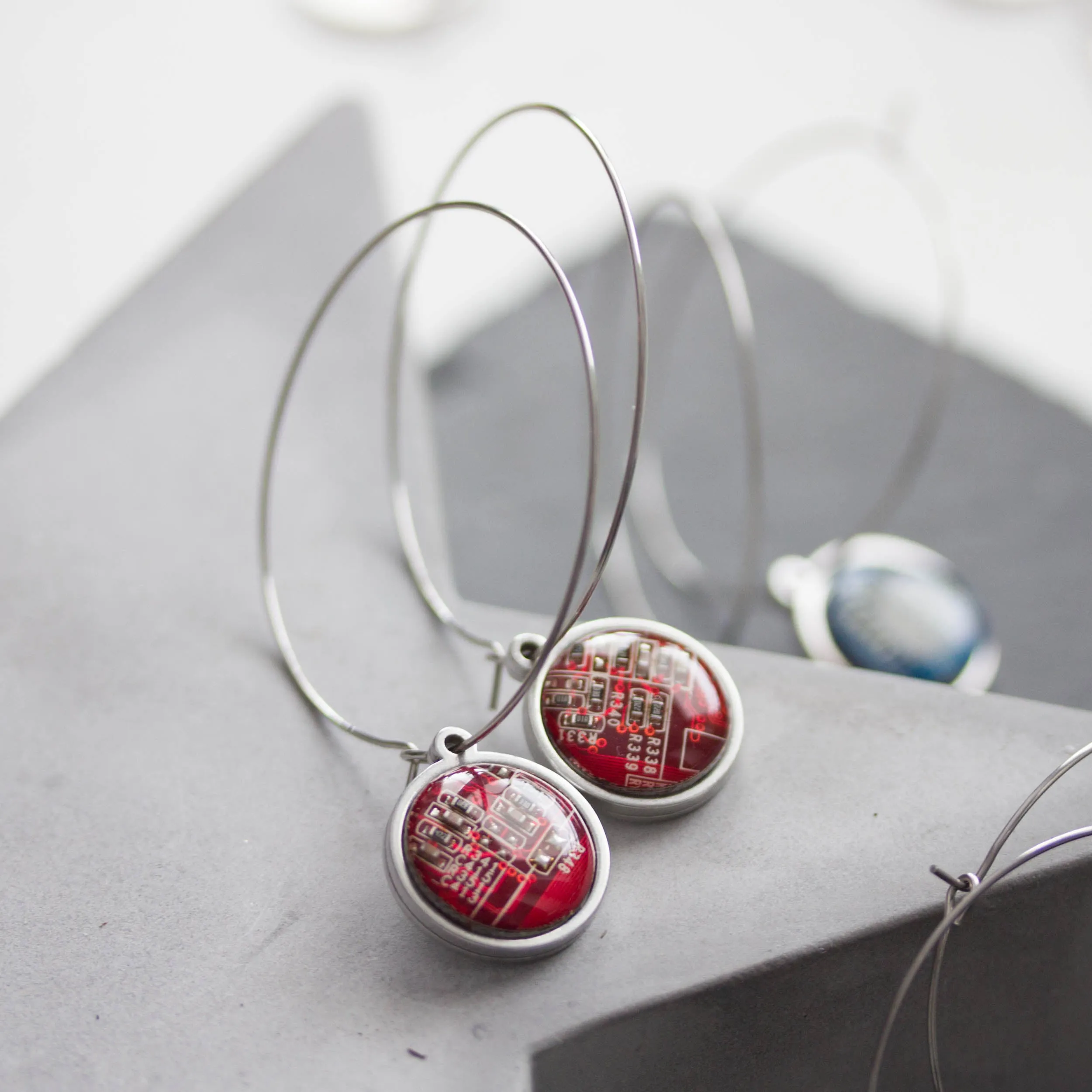 Hoop earrings with 15mm round circuit board pendants, stainless steel