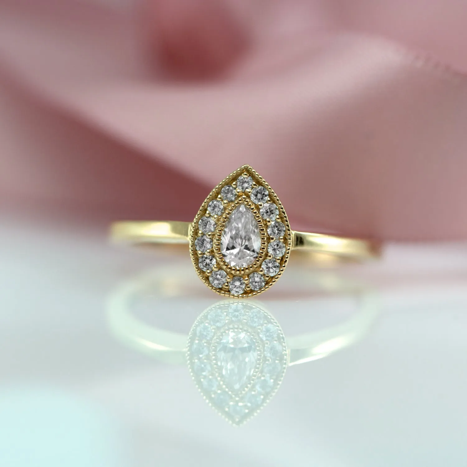 Luna Gold Ring White Diamond