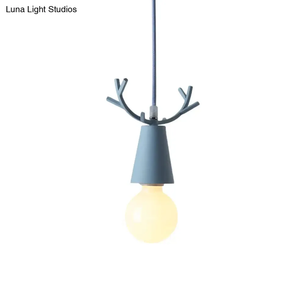 Nordic Style Pendant Light with Adjustable Ball Ceiling Fixture and Antler Decoration for Bedroom or Kids Room