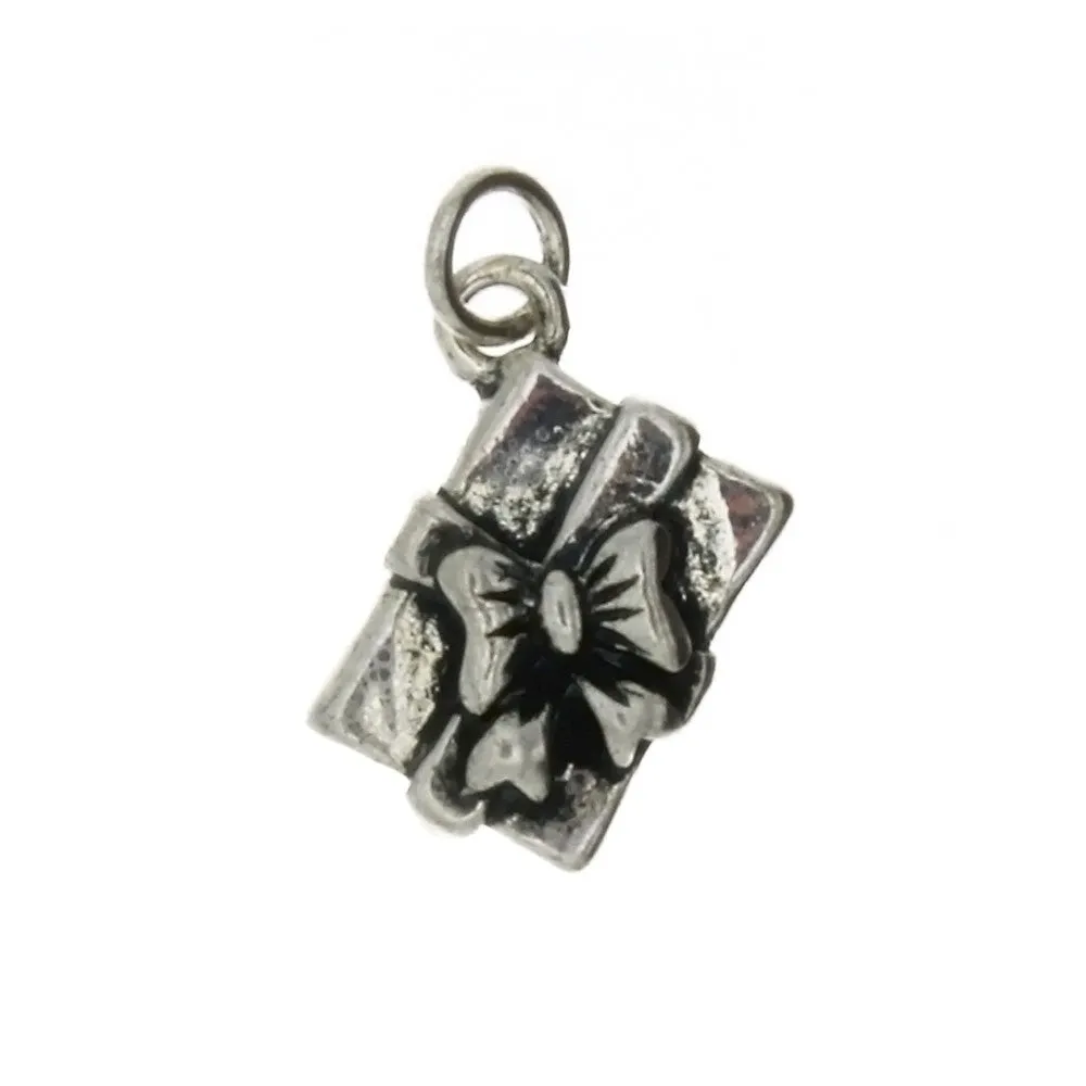 NOVELTY GIFT BOX 9 X 10 MM PEWTER CHARM