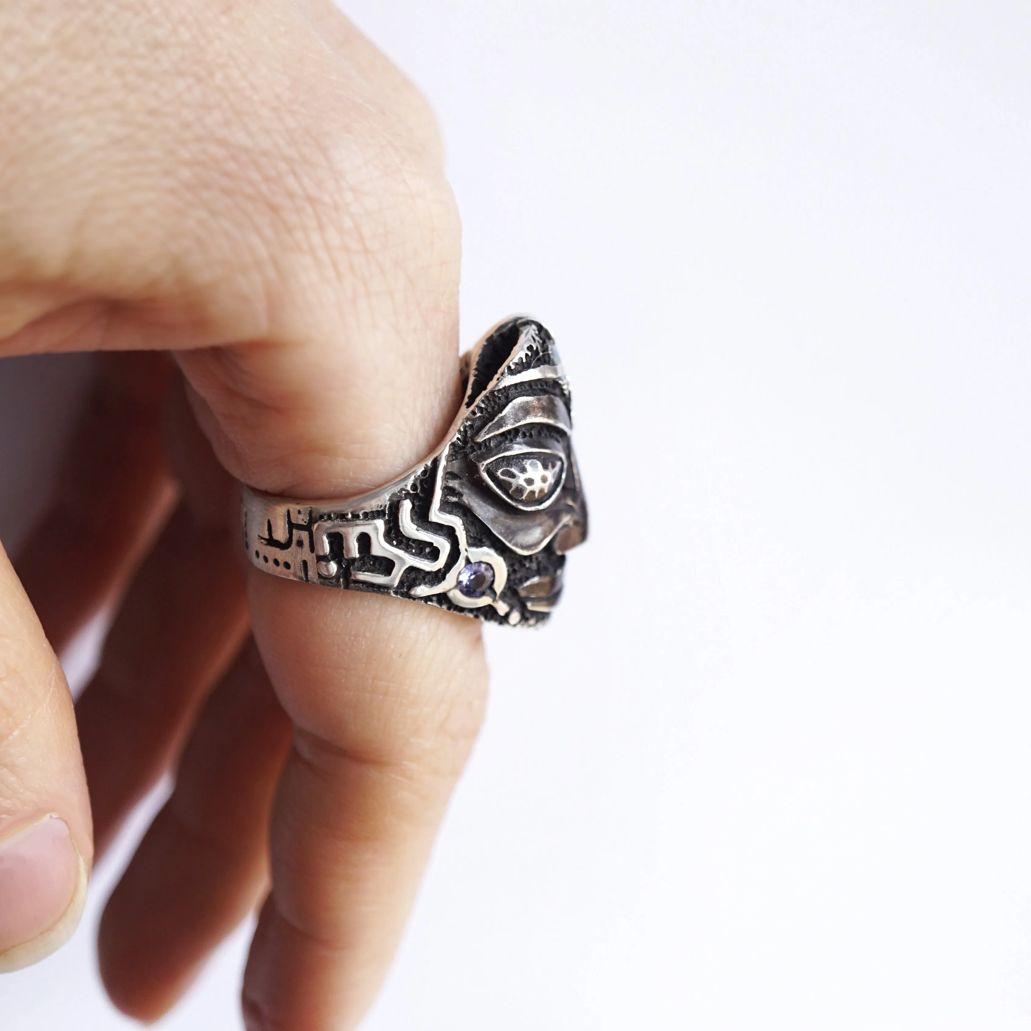 SHU | statement ring