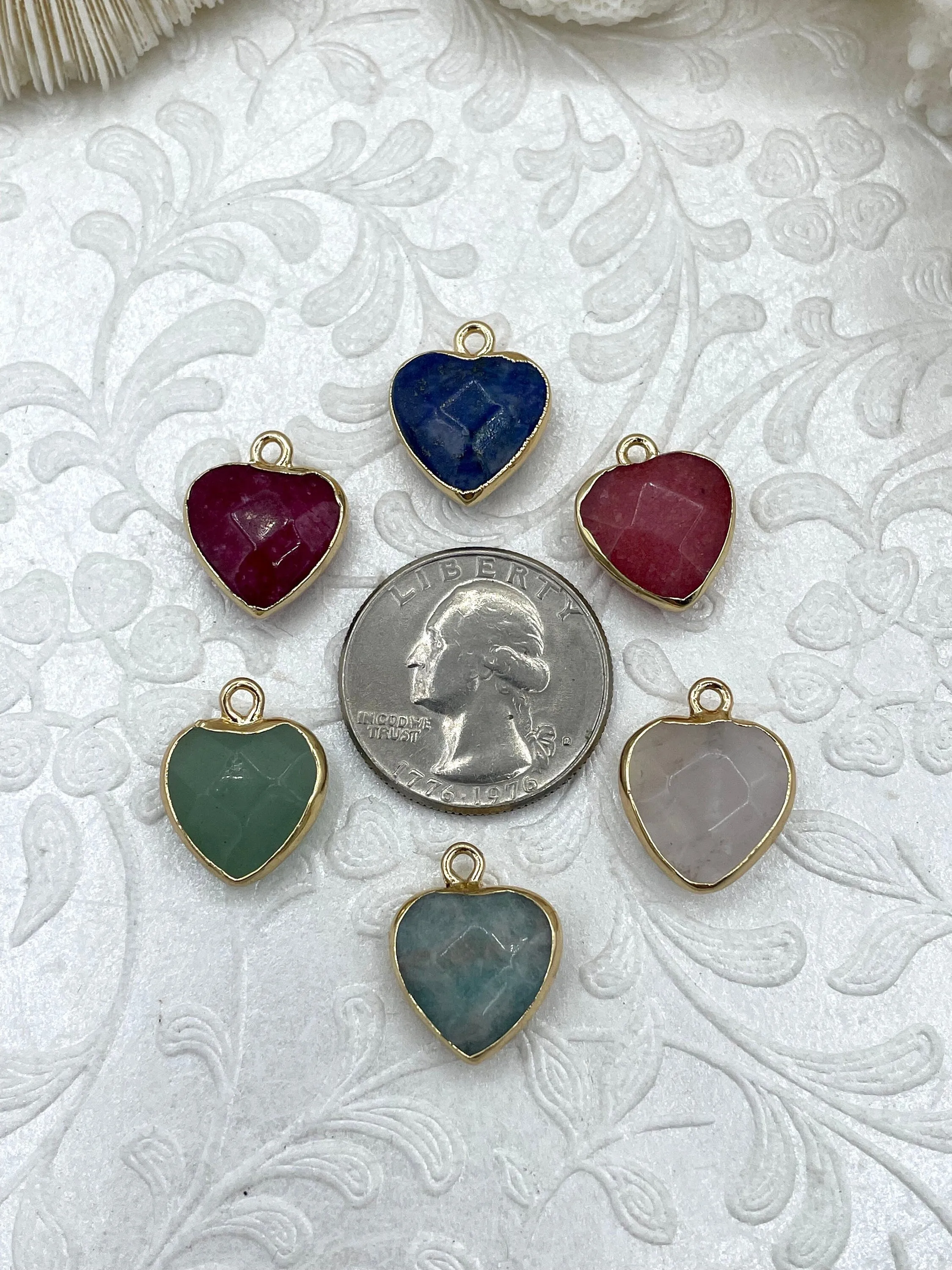 Small Heart Shaped Natural Stone Pendants Gold Soldered, Natural Stone Pendants, will come in a variety of patterns, 6 colors, Fast Ship