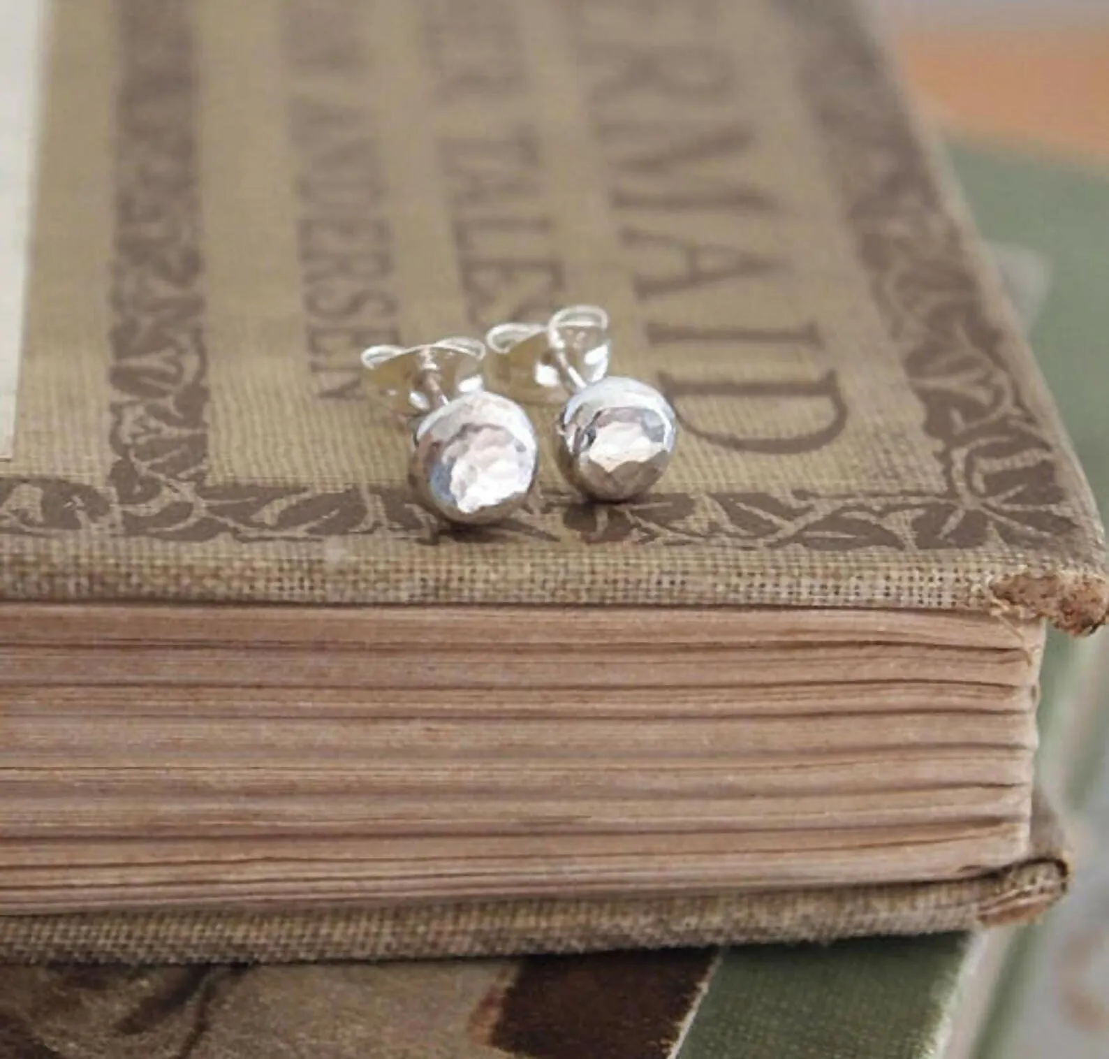 Small Pebble - Silver Stud Earrings