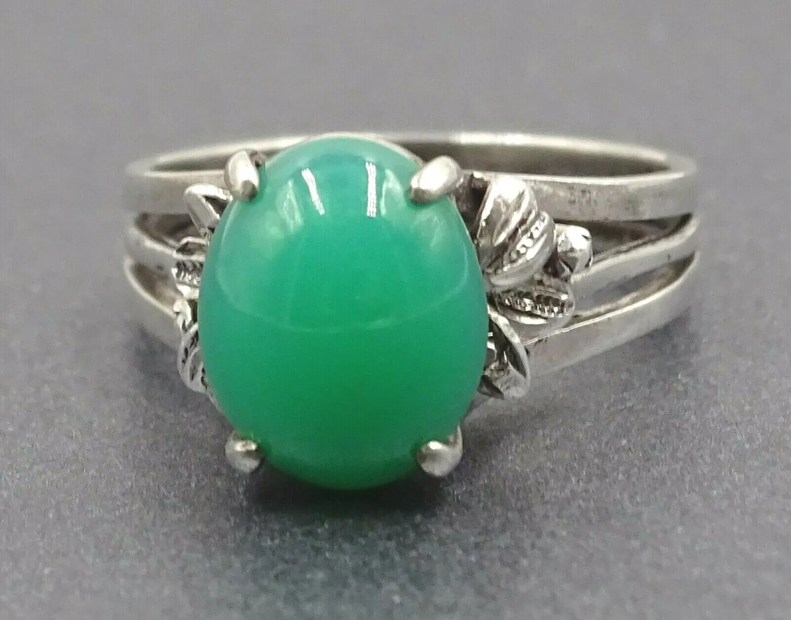 Vintage Chrysoprase 14ct White Gold Ring