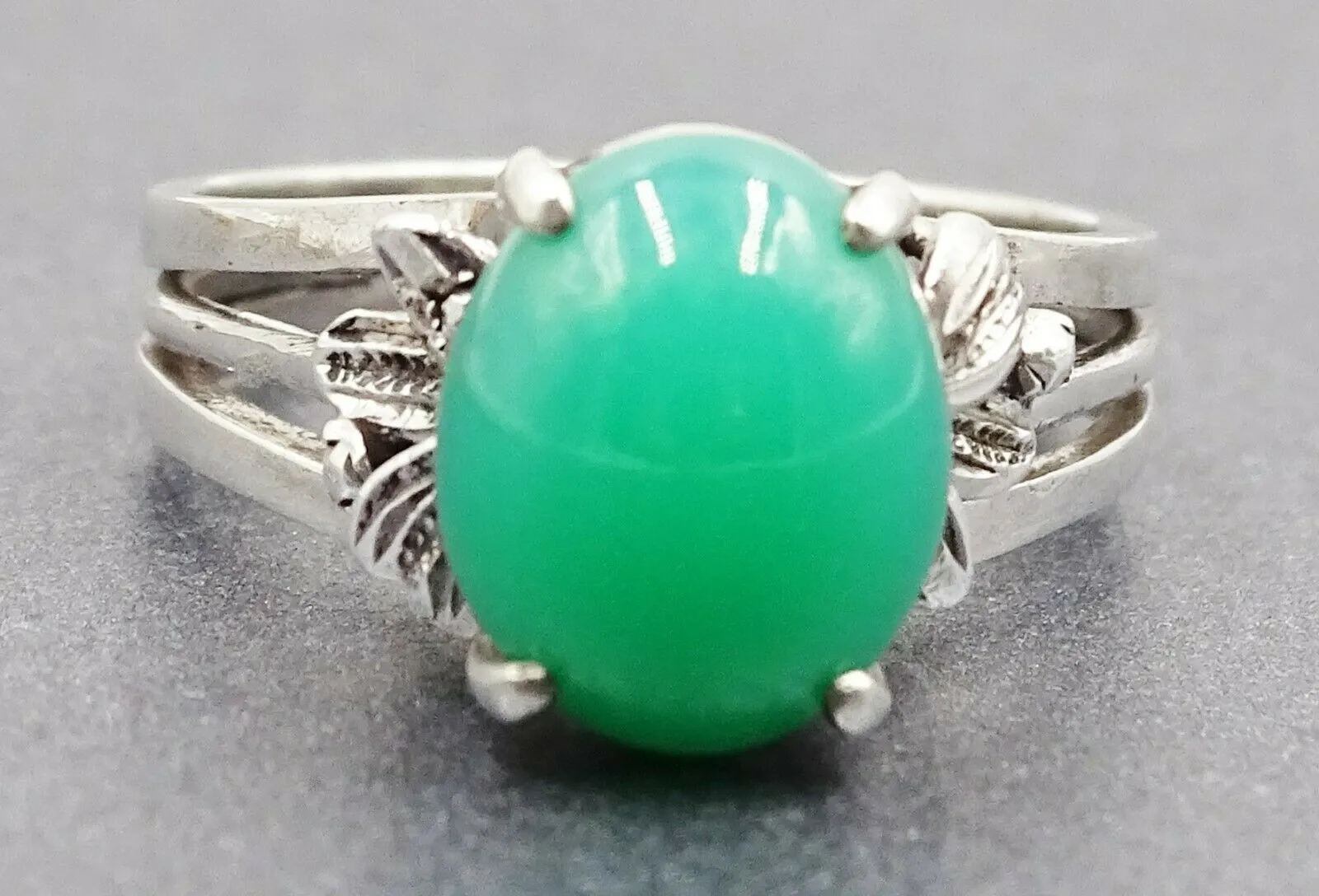 Vintage Chrysoprase 14ct White Gold Ring