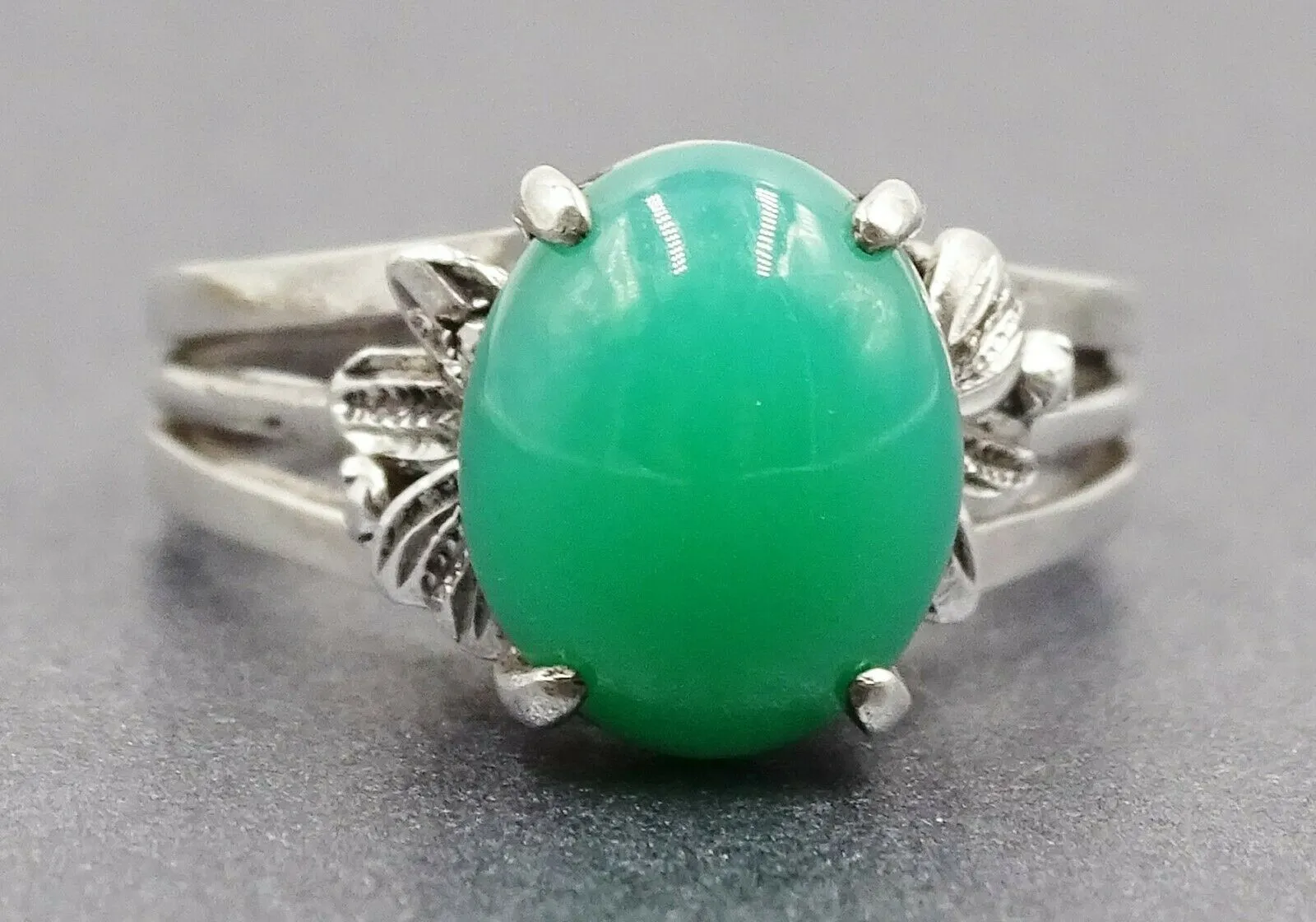 Vintage Chrysoprase 14ct White Gold Ring